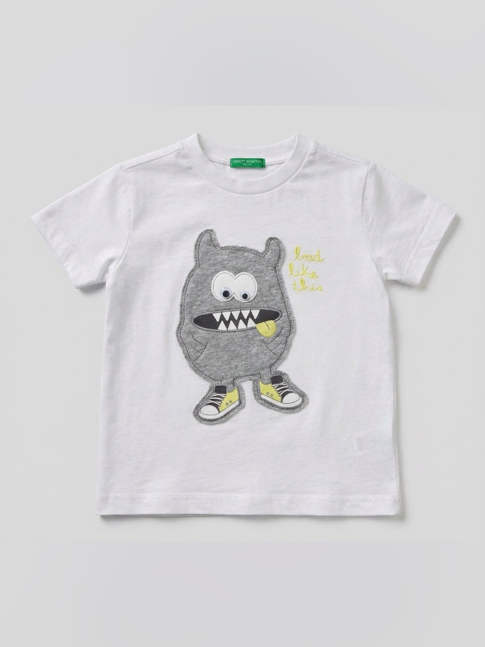 4/$20 BENETTON T-shirt XS Size 4-5